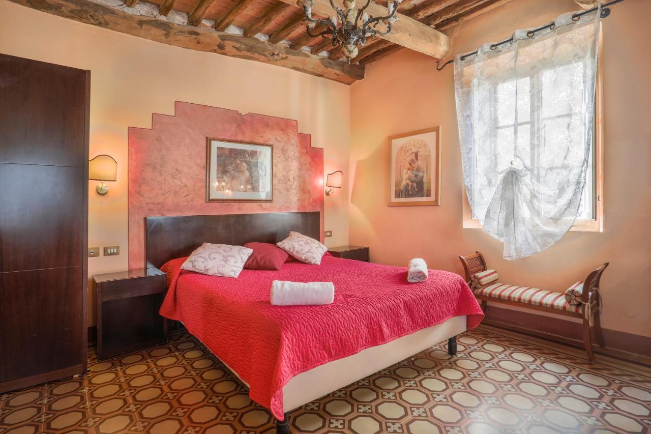 Antica Residenza Santa Chiara -City Center Lucca Eksteriør bilde