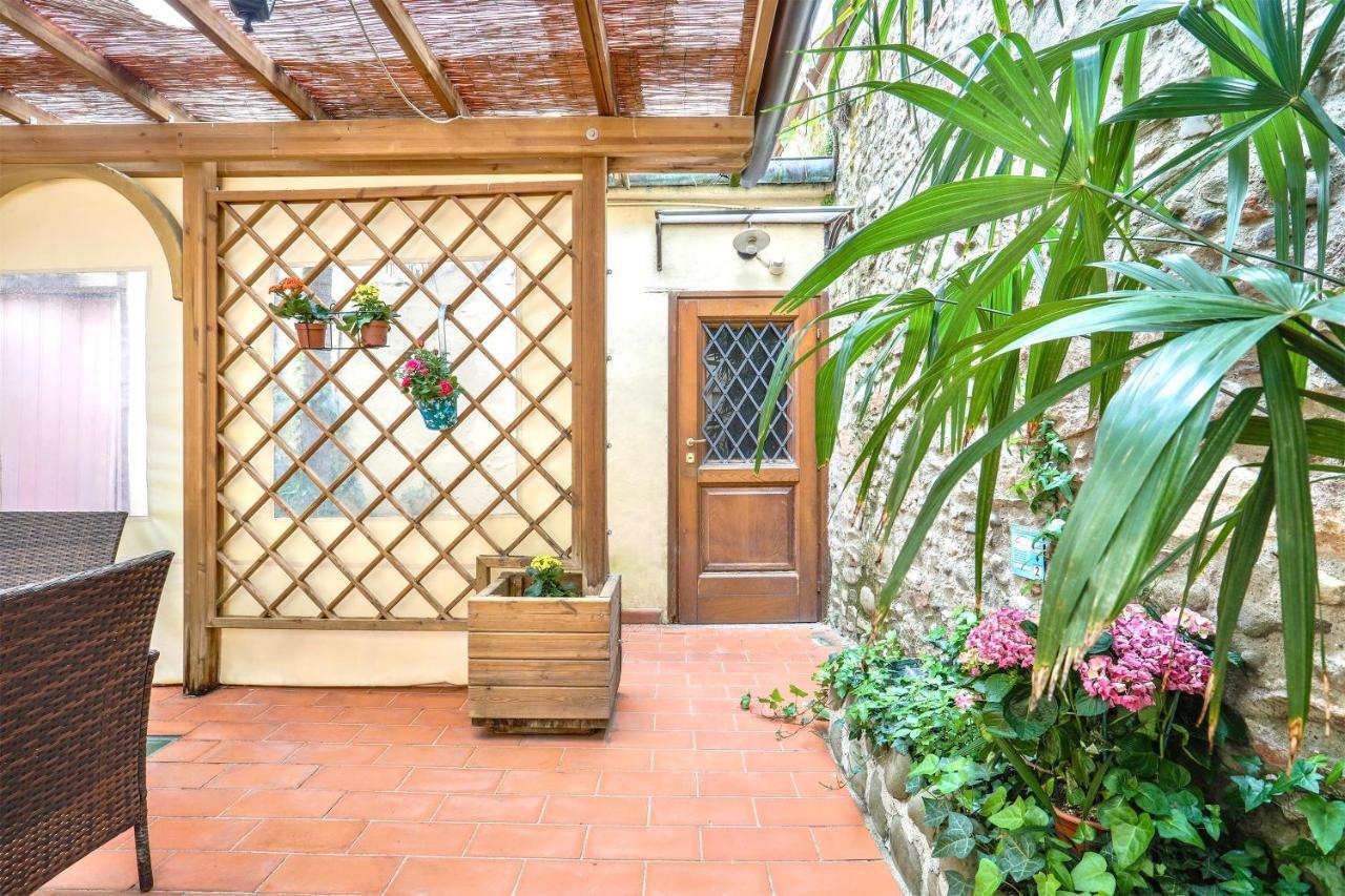 Antica Residenza Santa Chiara -City Center Lucca Eksteriør bilde
