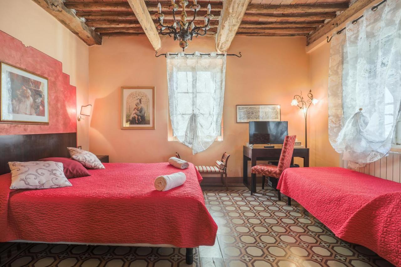 Antica Residenza Santa Chiara -City Center Hotell Lucca Eksteriør bilde