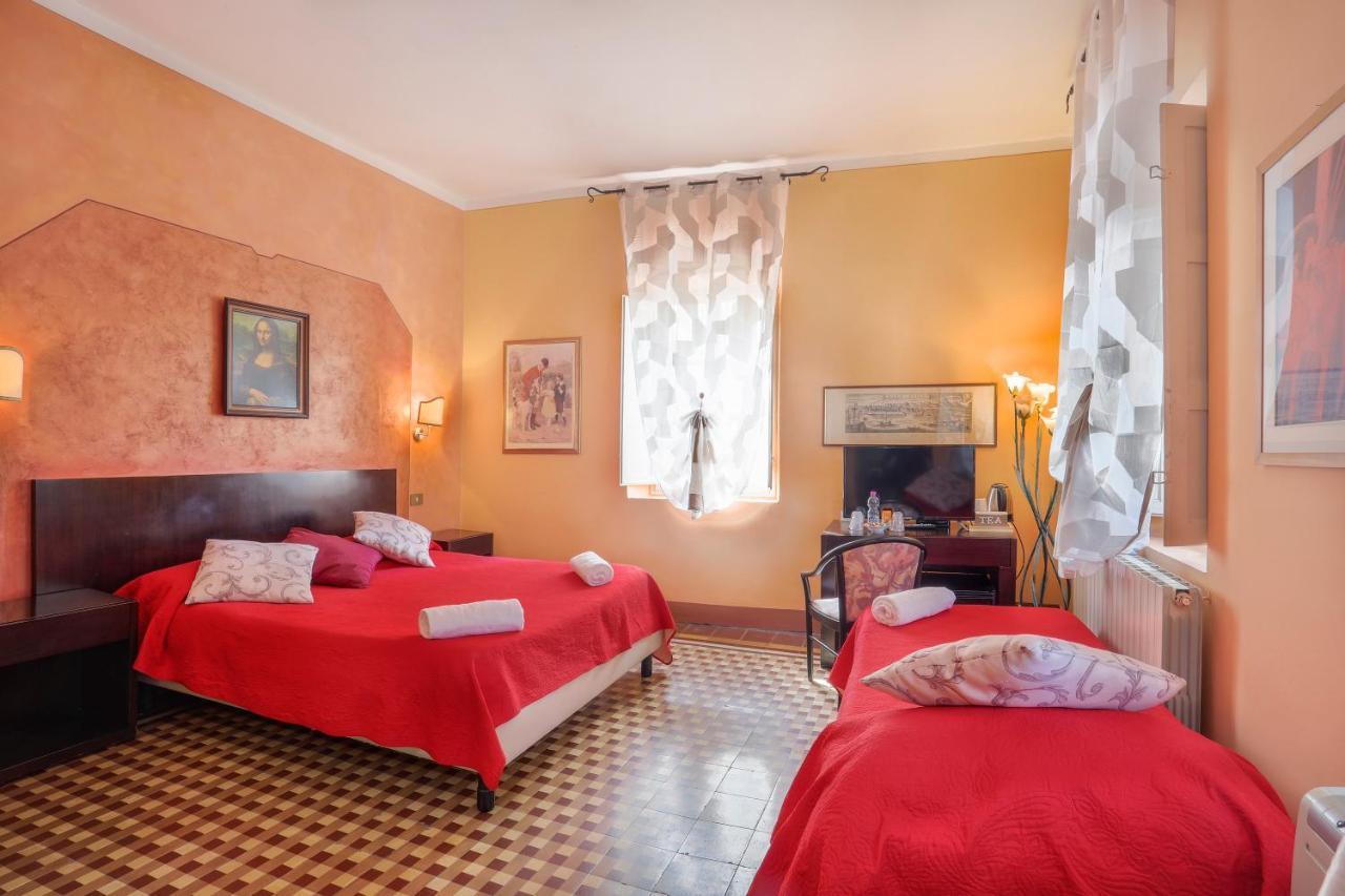 Antica Residenza Santa Chiara -City Center Hotell Lucca Eksteriør bilde