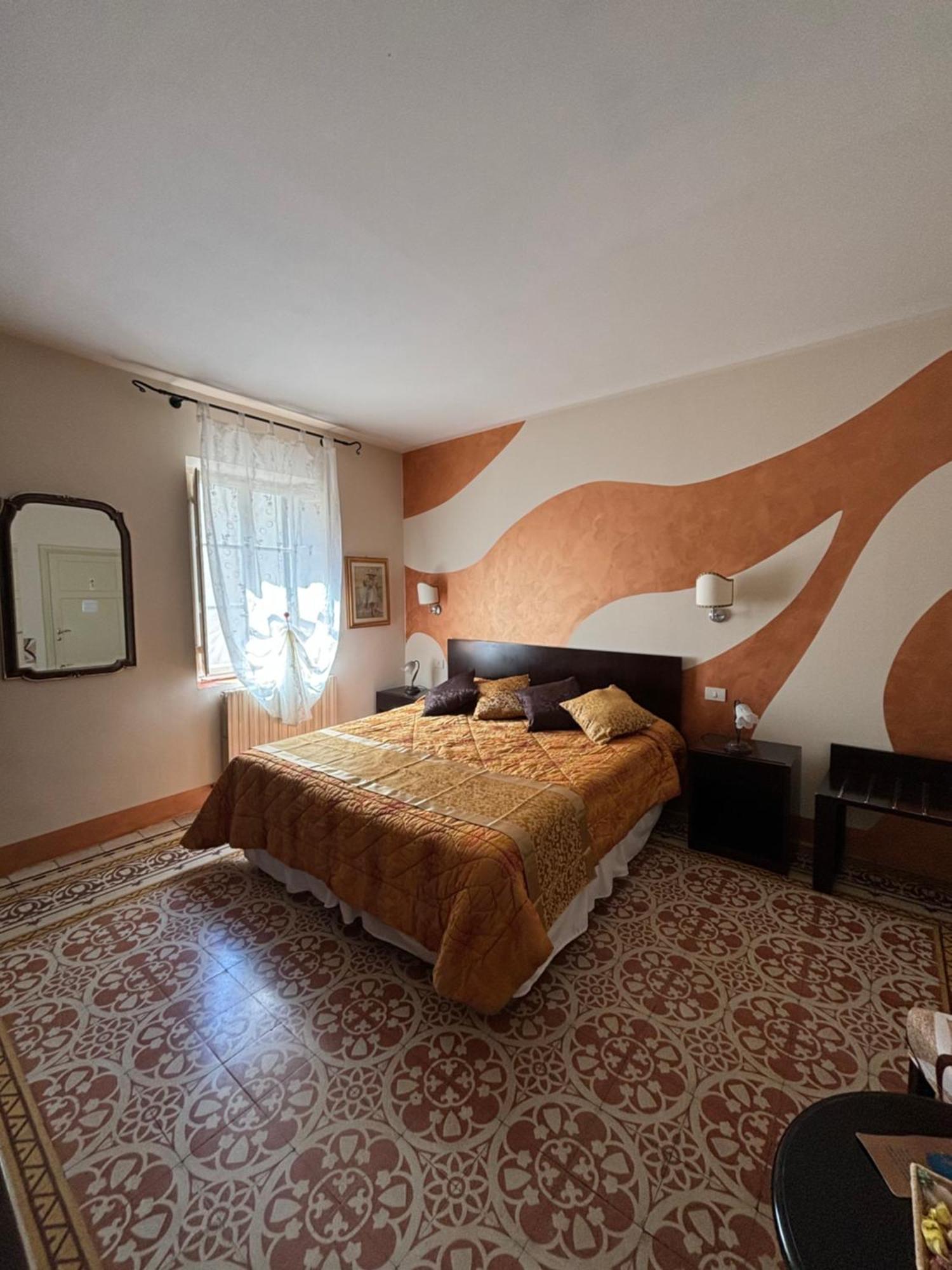 Antica Residenza Santa Chiara -City Center Lucca Eksteriør bilde