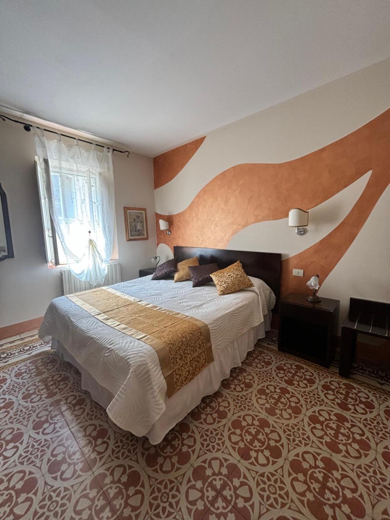 Antica Residenza Santa Chiara -City Center Lucca Eksteriør bilde