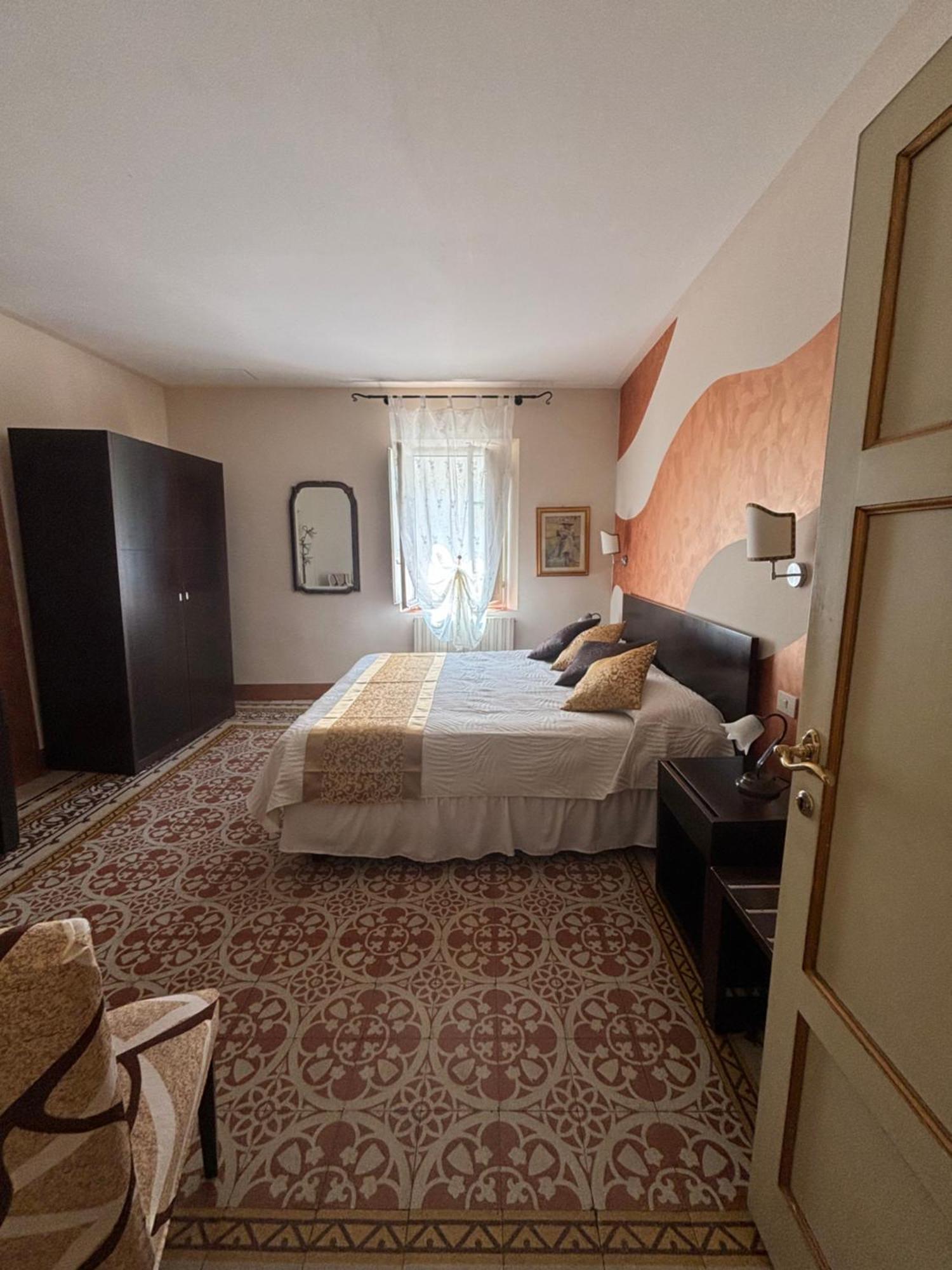 Antica Residenza Santa Chiara -City Center Lucca Eksteriør bilde