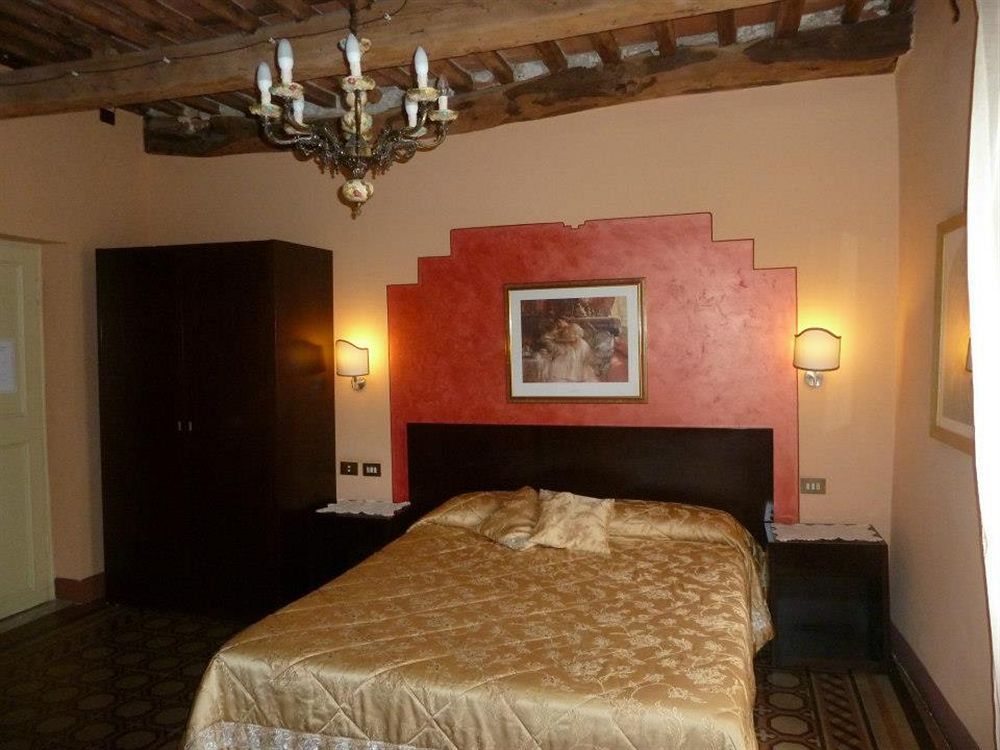 Antica Residenza Santa Chiara -City Center Hotell Lucca Eksteriør bilde