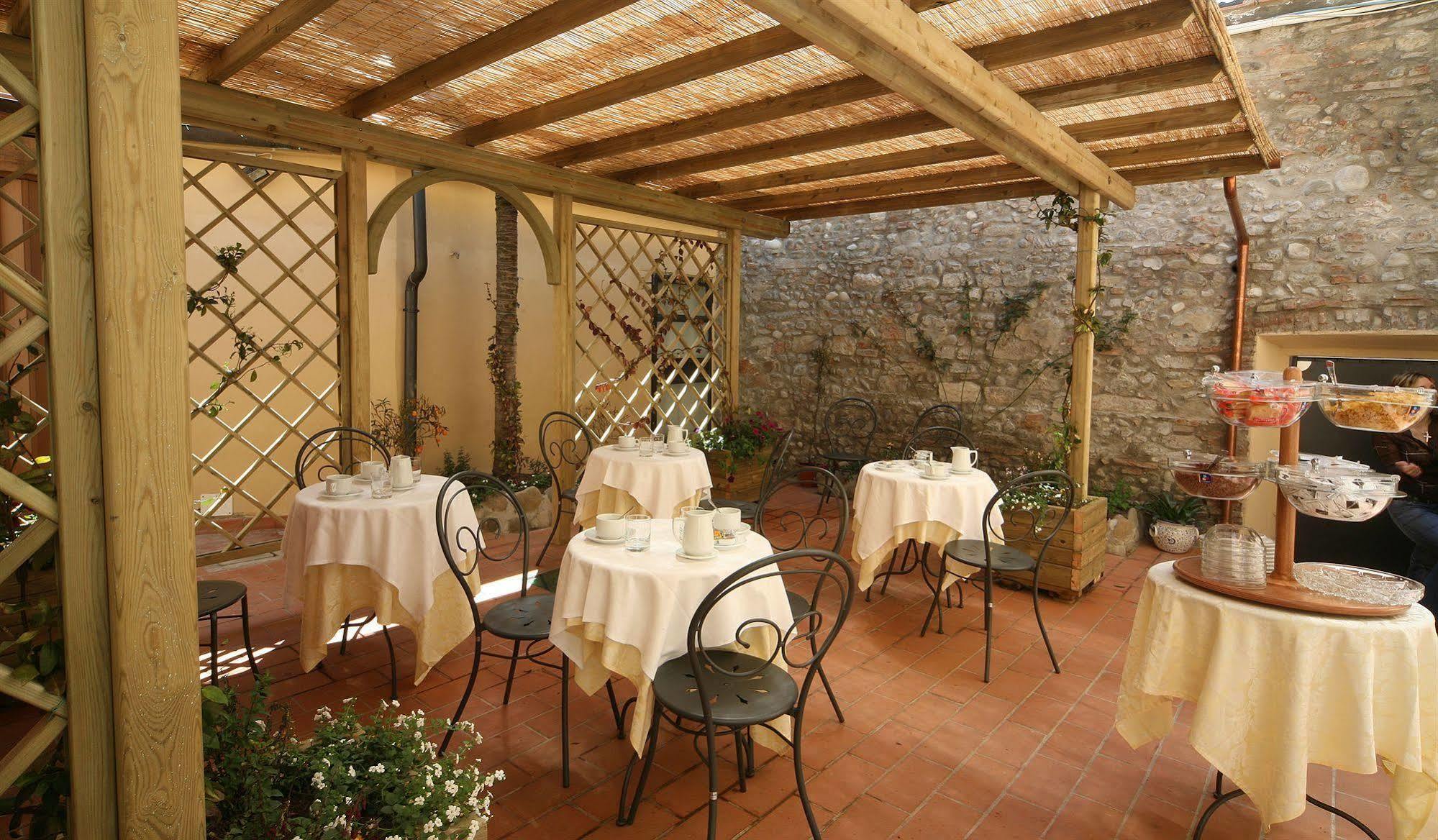 Antica Residenza Santa Chiara -City Center Lucca Eksteriør bilde